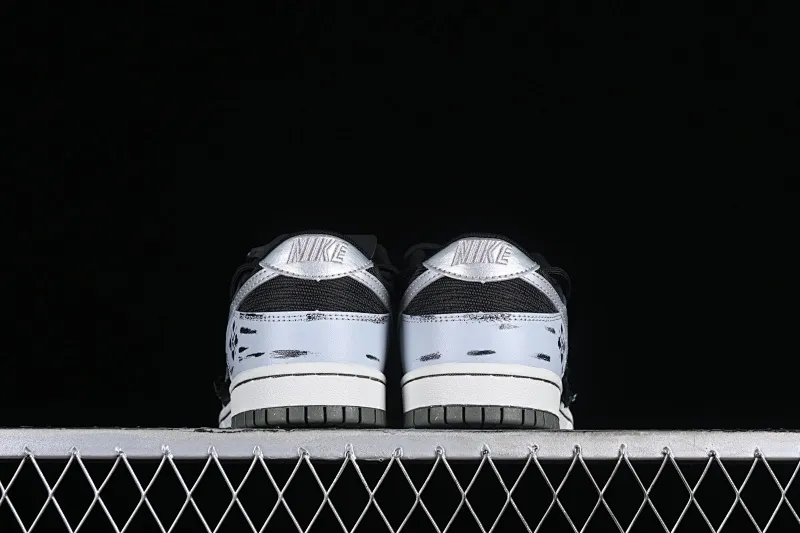 All Categories Nk SB Dunk Series Nk SB Dunk Low Low-top sneakers Nk Dunk Low Sanci Lab Dark Poker Old Dirty Shoes Premium Gray Cashew Pattern SB Strap Low-top Casual Shoes DM0108-001